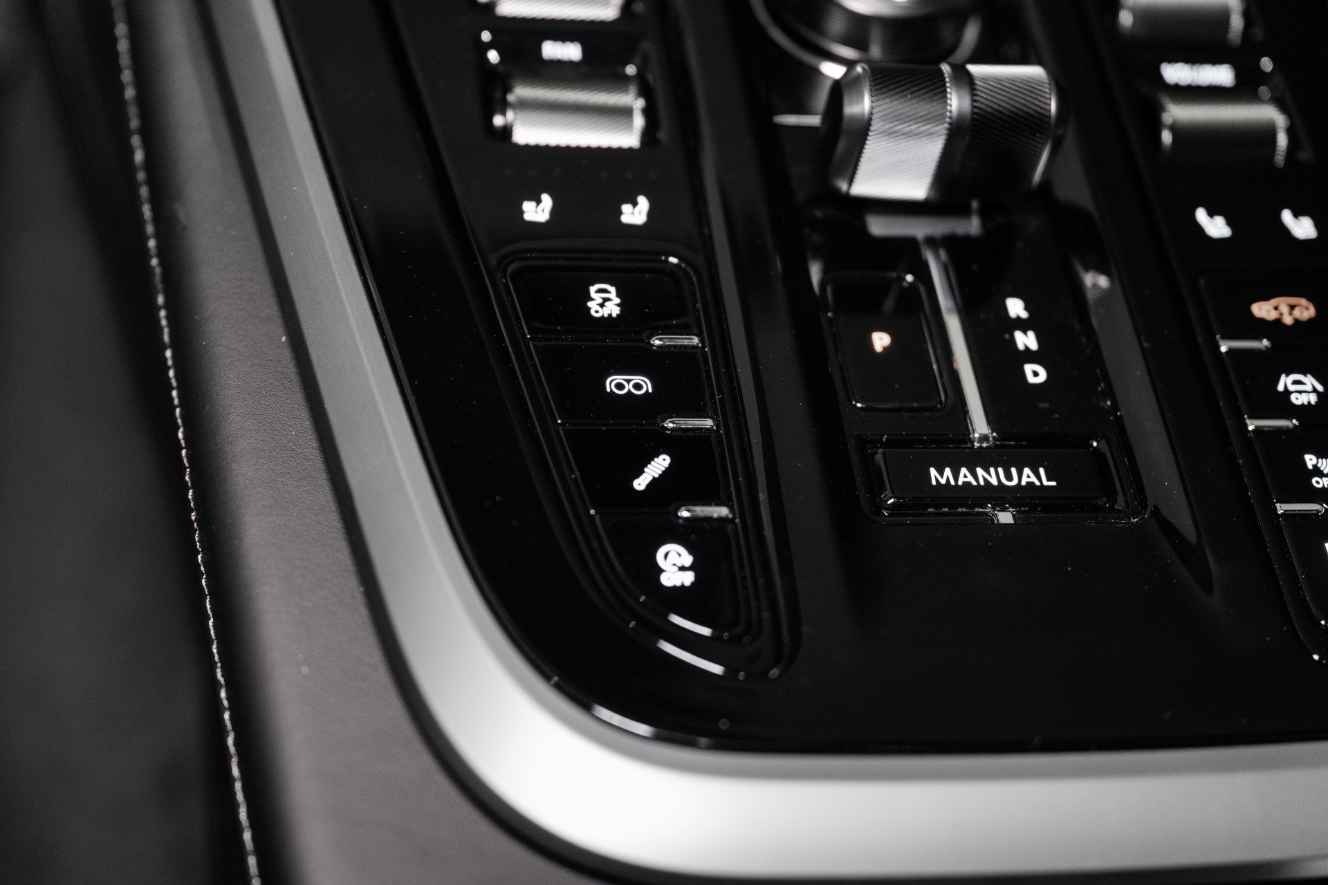 New 2026 Aston Martin DBX 707 image 38