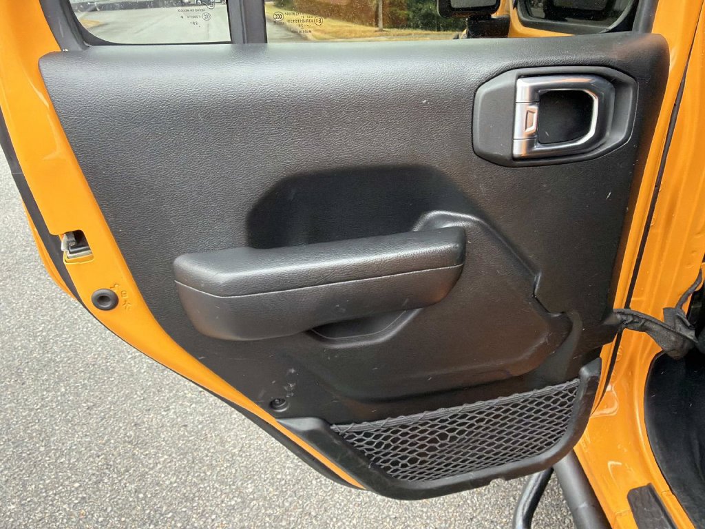 Used 2021 Jeep Wrangler Unlimited Rubicon 4xe w/ Cold Weather Group AWD/4WD image 14