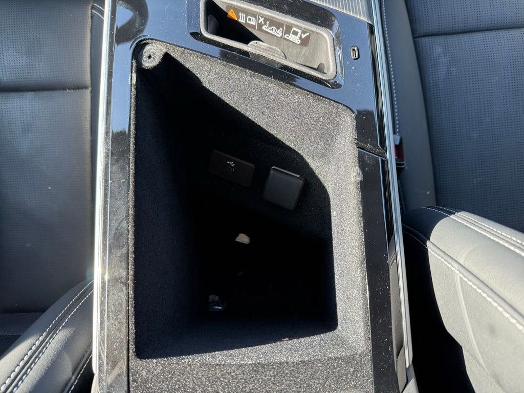 Certified 2024 Cadillac Lyriq Luxury image 27