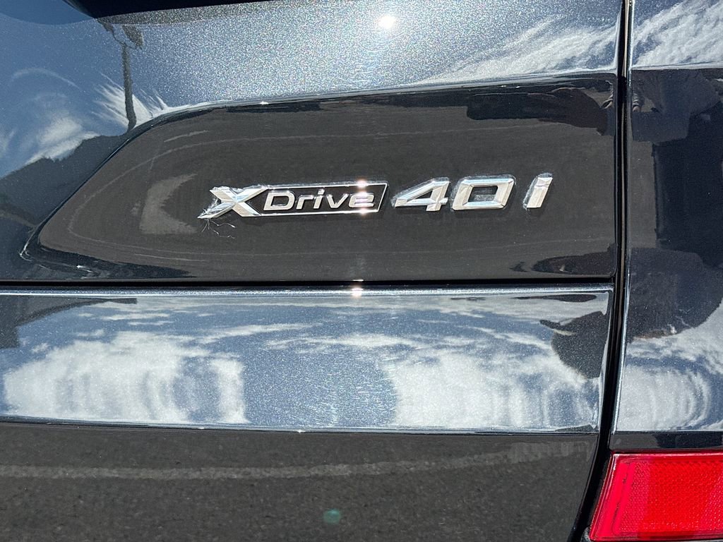 Used 2021 BMW X5 xDrive40i w/ M Sport Package image 11