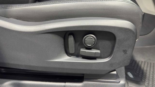 Used 2021 Land Rover Defender 110 X-Dynamic SE AWD/4WD image 15