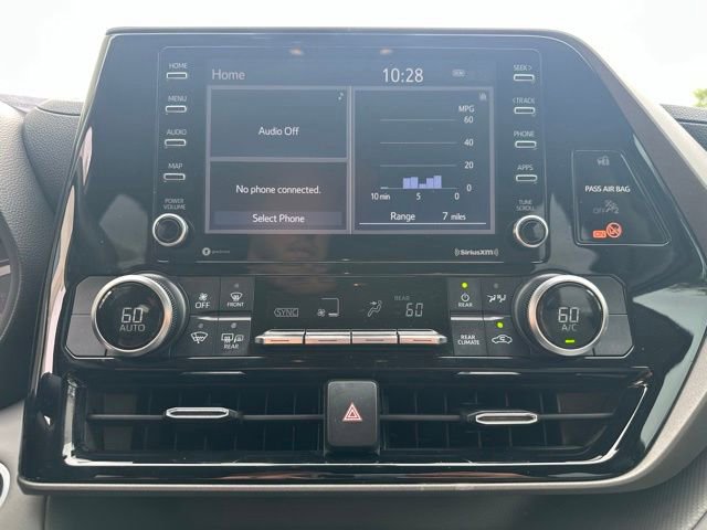Used 2020 Toyota Highlander L FWD image 18