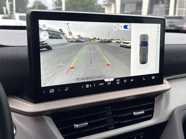 Used 2025 Ford Explorer Active RWD image 23