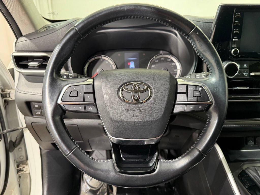 Used 2021 Toyota Highlander LE AWD/4WD image 23