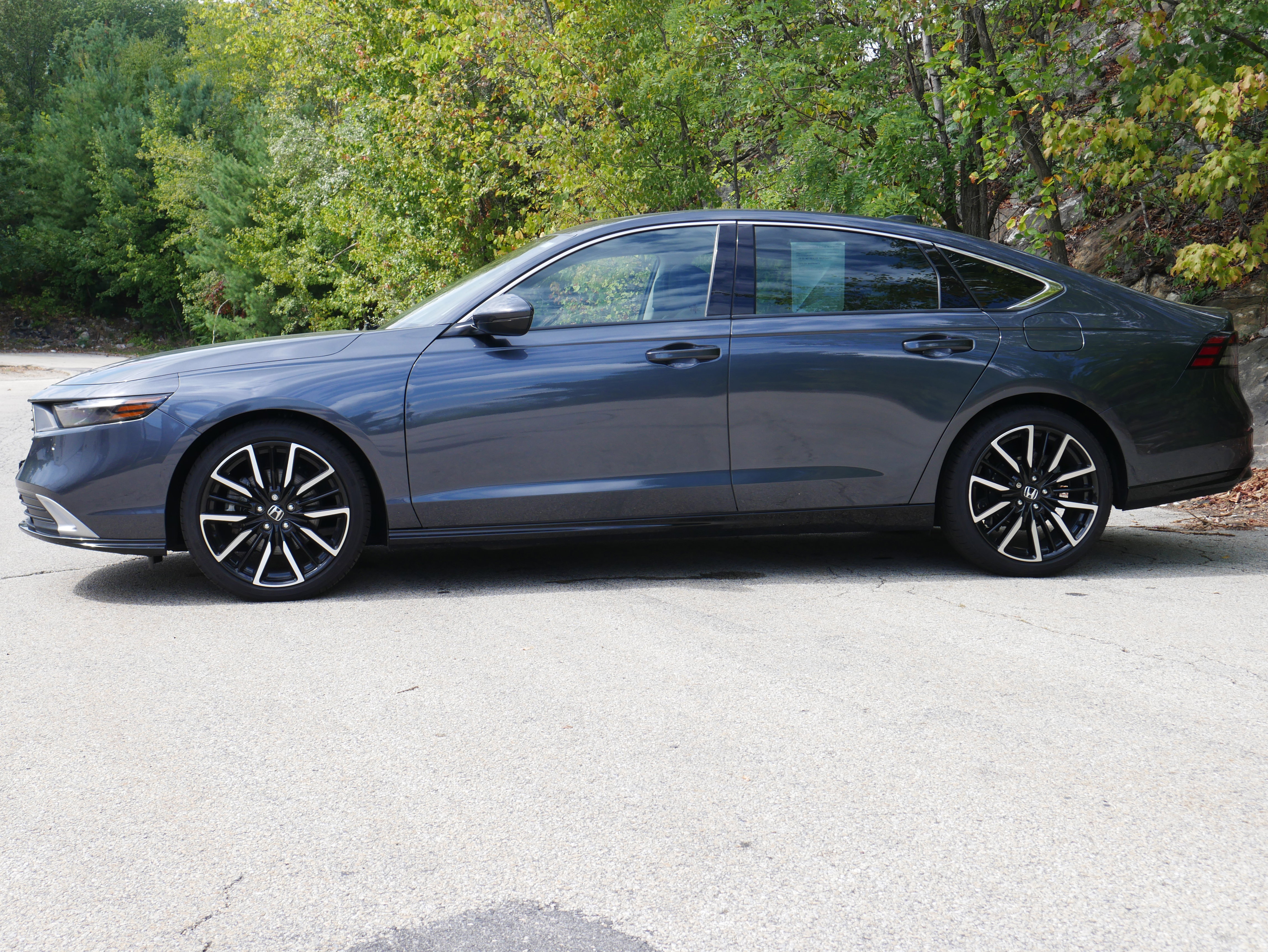 Used 2024 Honda Accord Touring image 3