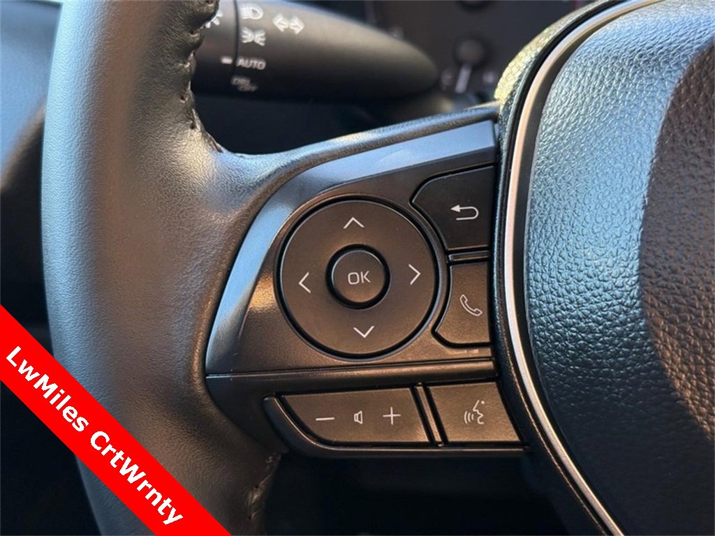 Used 2025 Toyota Corolla SE image 20