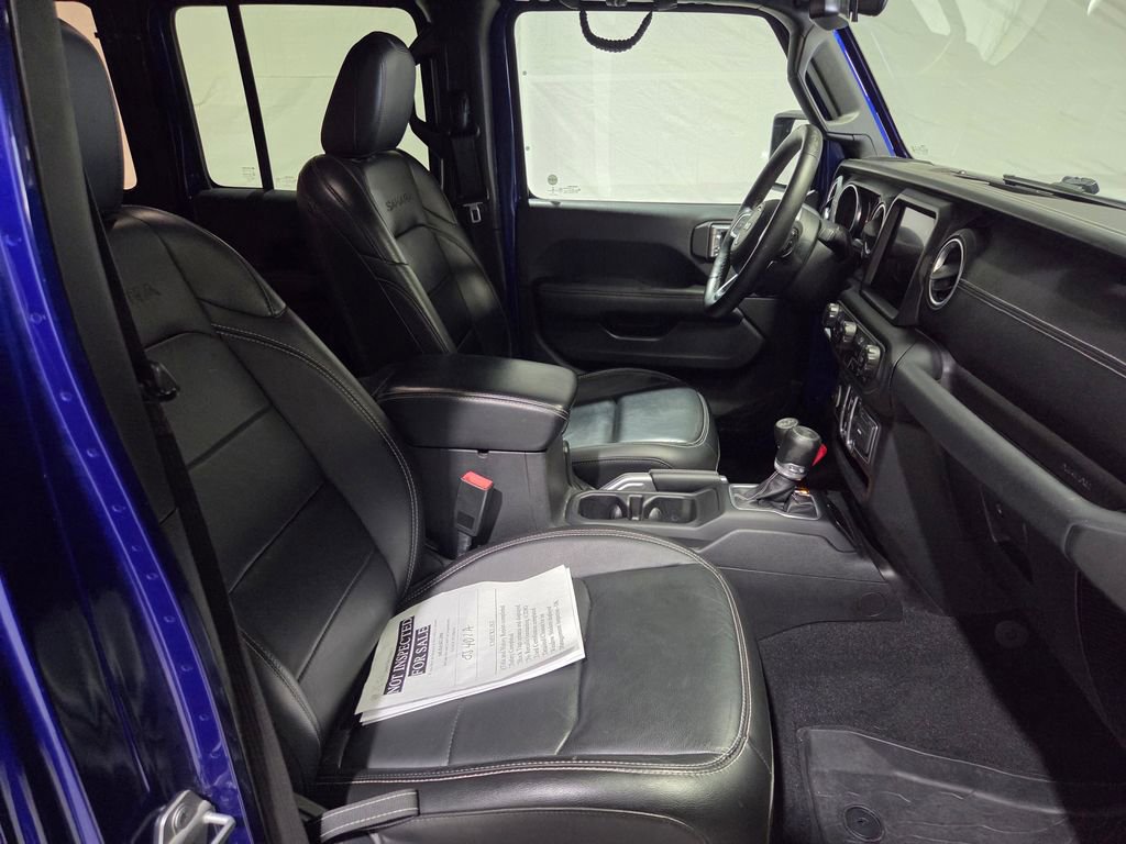 Used 2018 Jeep Wrangler Unlimited Sahara w/ Dual Top Group image 8