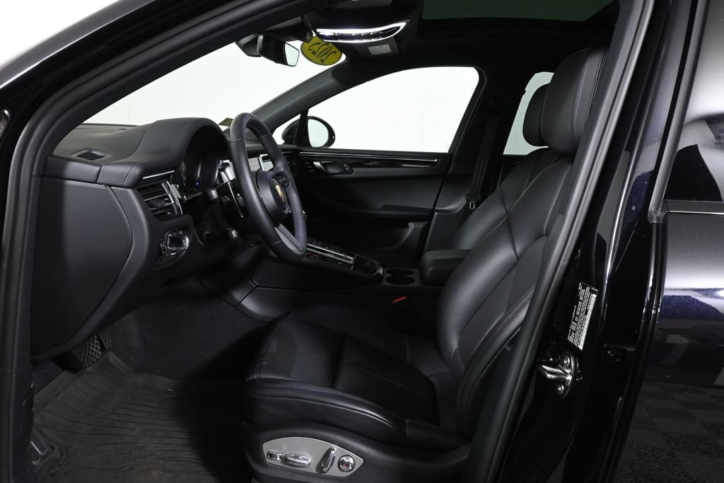 Used 2025 Porsche Macan S AWD/4WD image 3