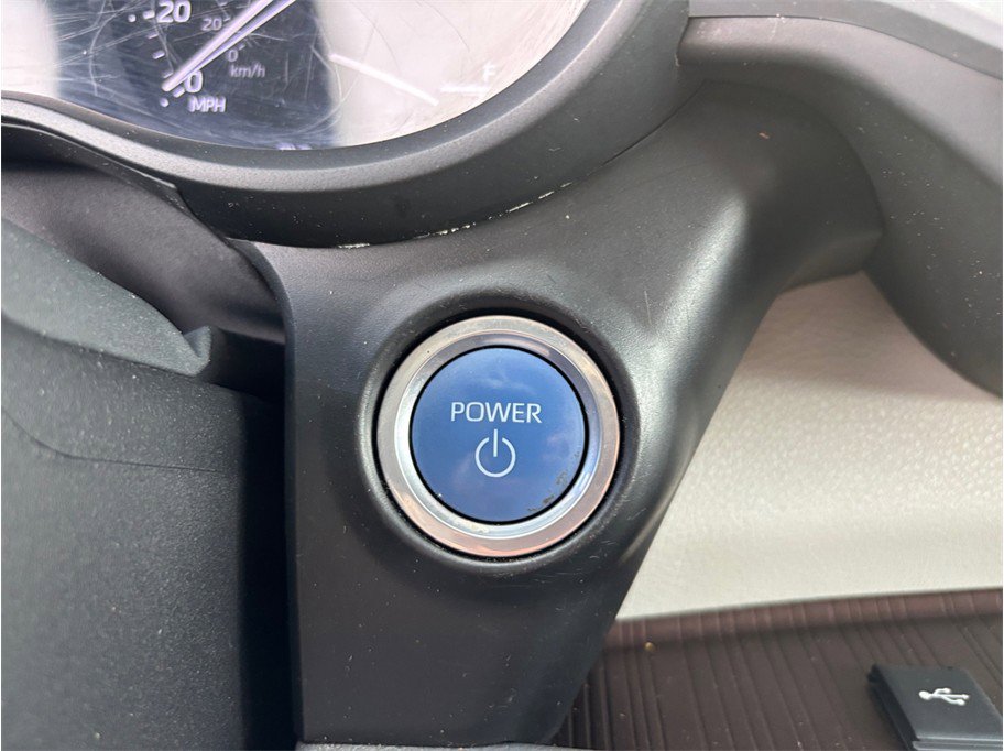 Used 2021 Toyota Sienna LE FWD image 24