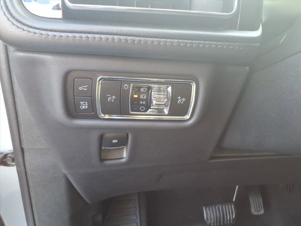 Used 2023 Lincoln Nautilus Reserve image 13