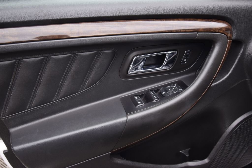 Used 2019 Ford Taurus Limited image 27