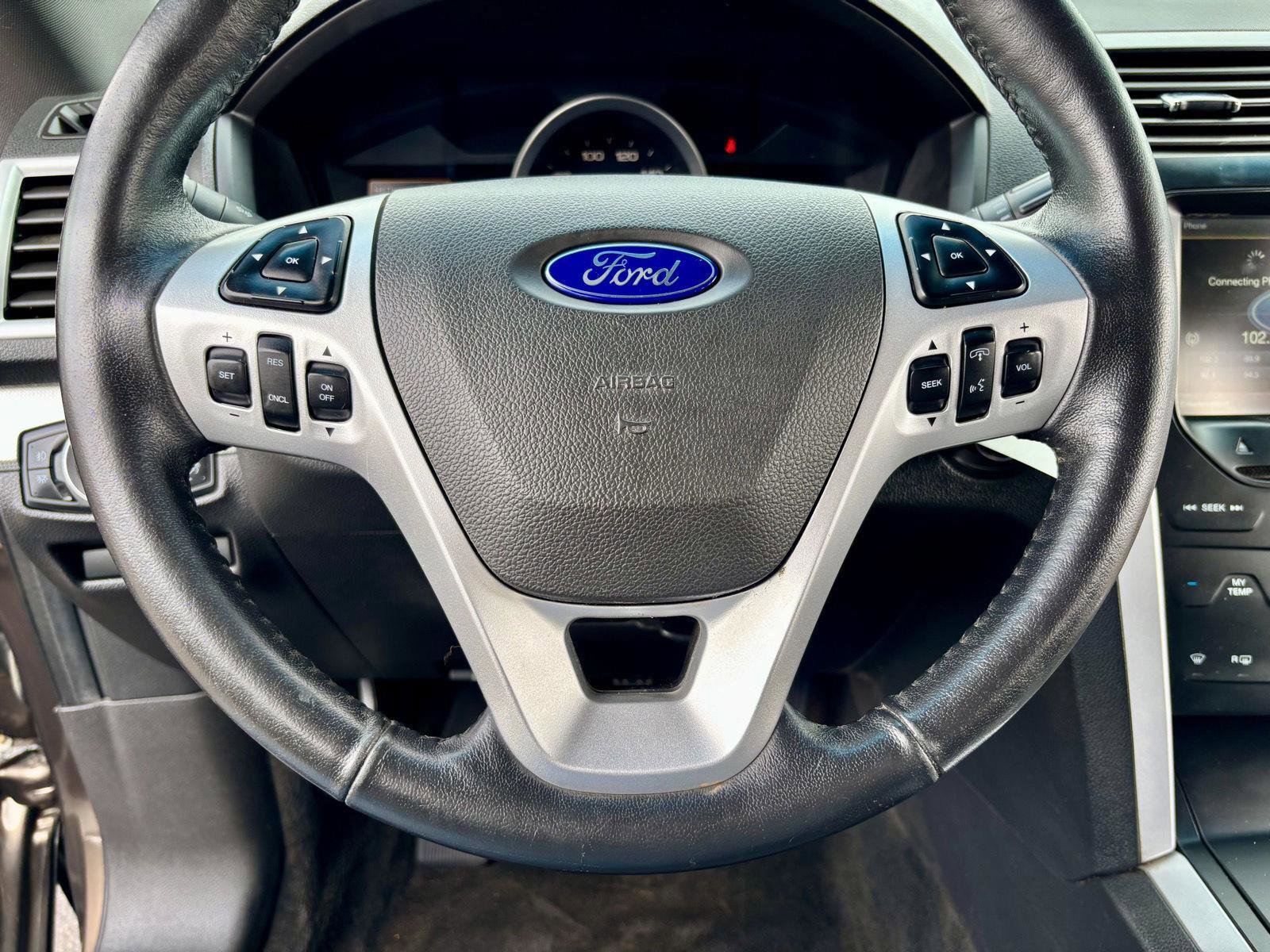 Used 2015 Ford Explorer XLT image 18