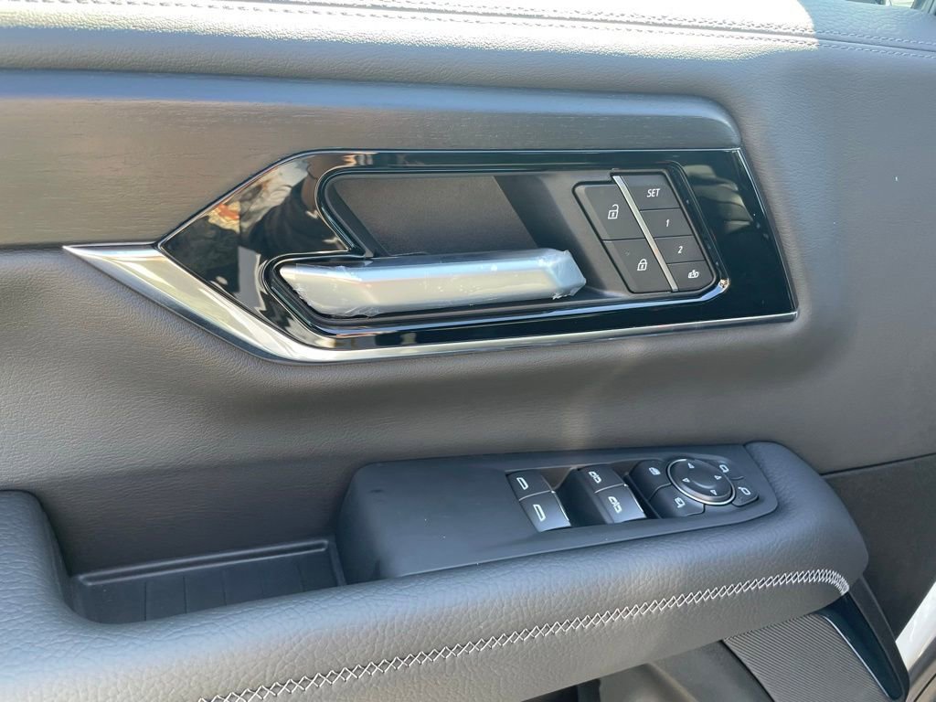 New 2026 GMC Yukon XL Denali w/ Sun & Power Step Package AWD/4WD image 12