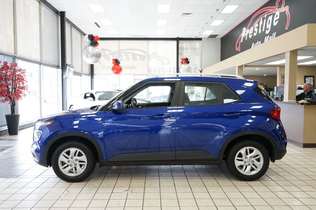 Used 2020 Hyundai Venue SEL image 4