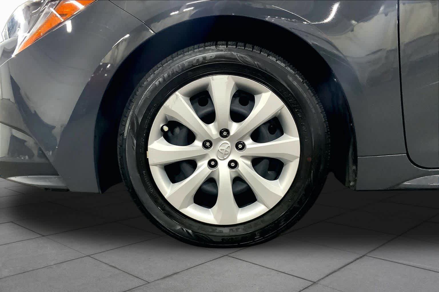 Used 2023 Toyota Corolla LE FWD image 11