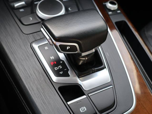 Used 2020 Audi Q5 2.0T Premium w/ Convenience Package AWD/4WD image 18