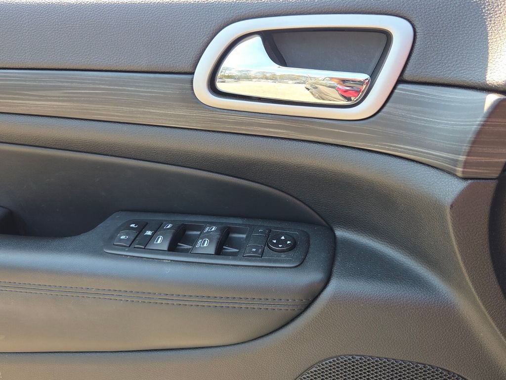 Used 2021 Jeep Grand Cherokee Laredo X image 28