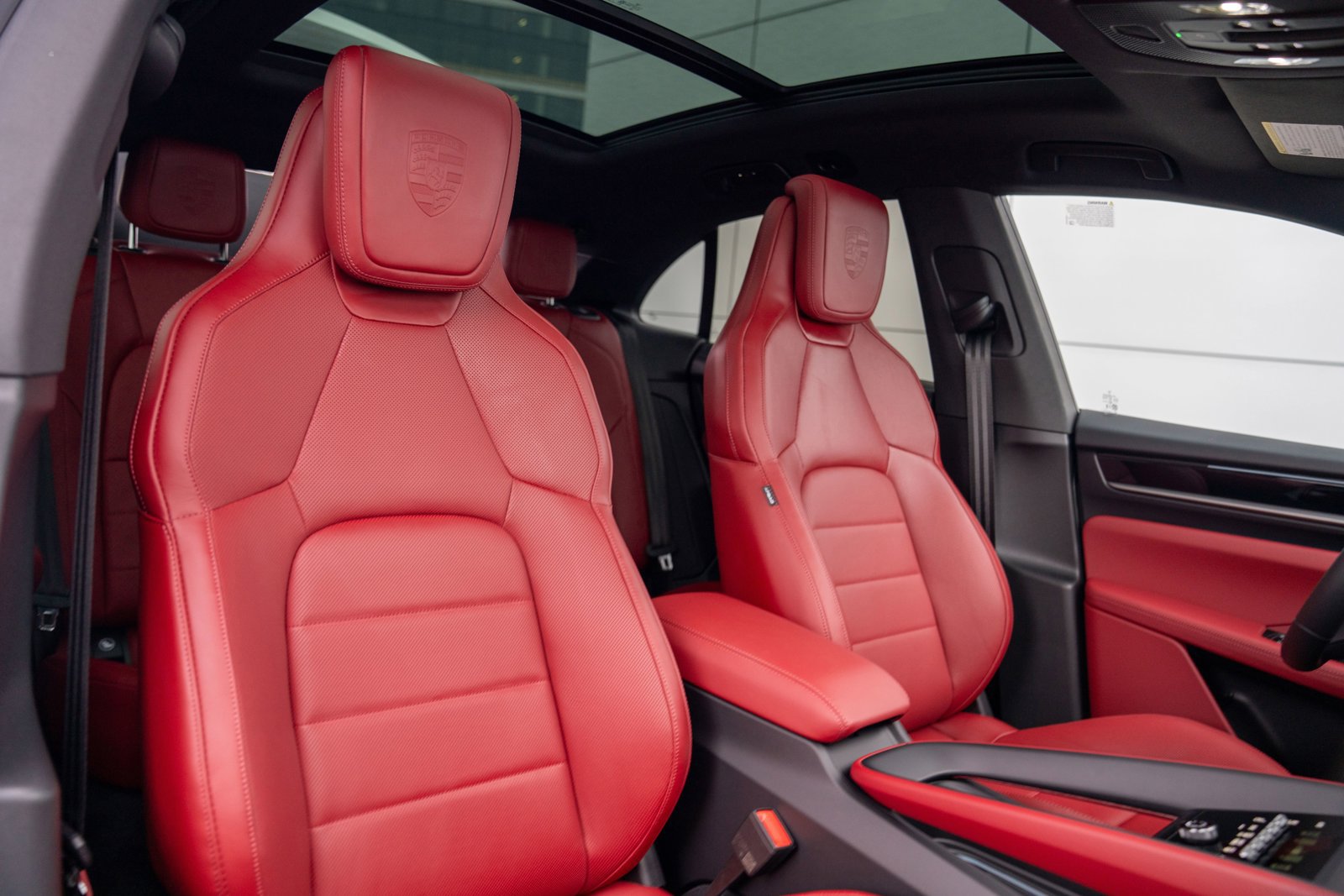 New 2026 Porsche Macan 4S Electric AWD/4WD image 27