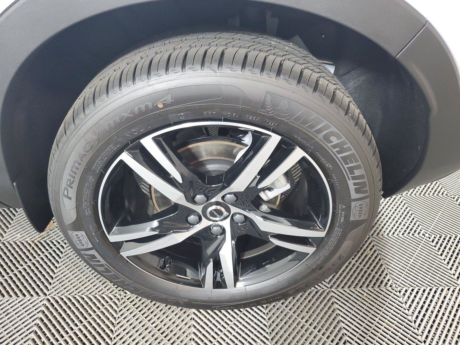 New 2026 Volvo XC40 B4 Core w/ Protection Package Premier FWD image 11