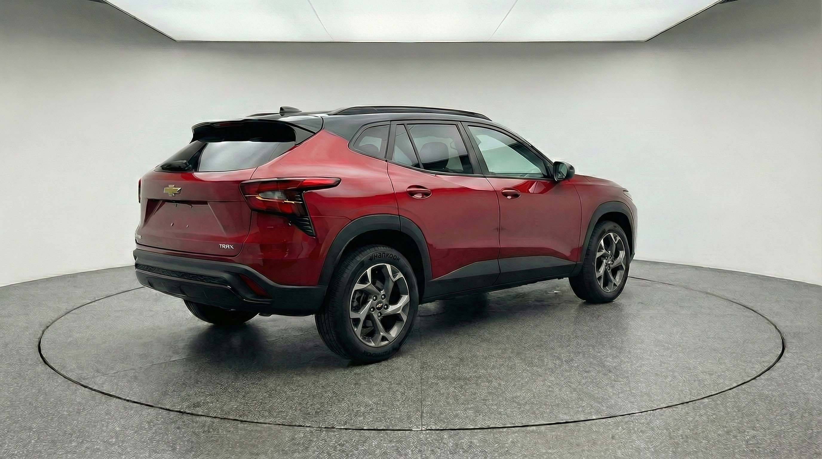 Used 2025 Chevrolet Trax LT w/ LT Convenience Package FWD image 9