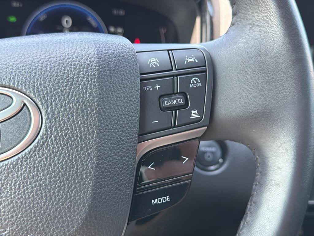 Used 2025 Toyota Camry LE w/ Convenience Package FWD image 13
