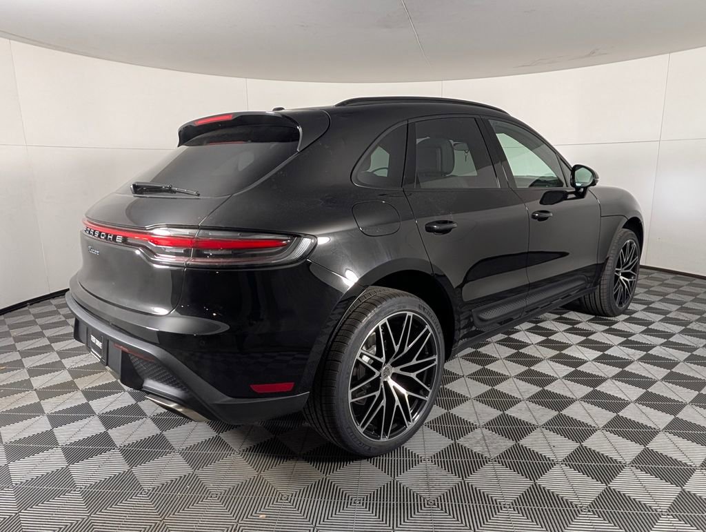 New 2026 Porsche Macan image 7