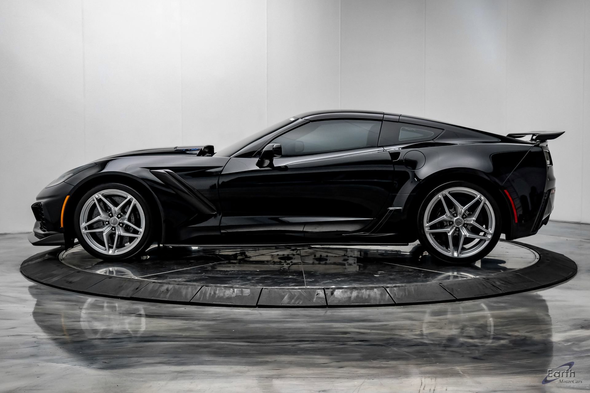 Used 2019 Chevrolet Corvette ZR1 RWD image 9
