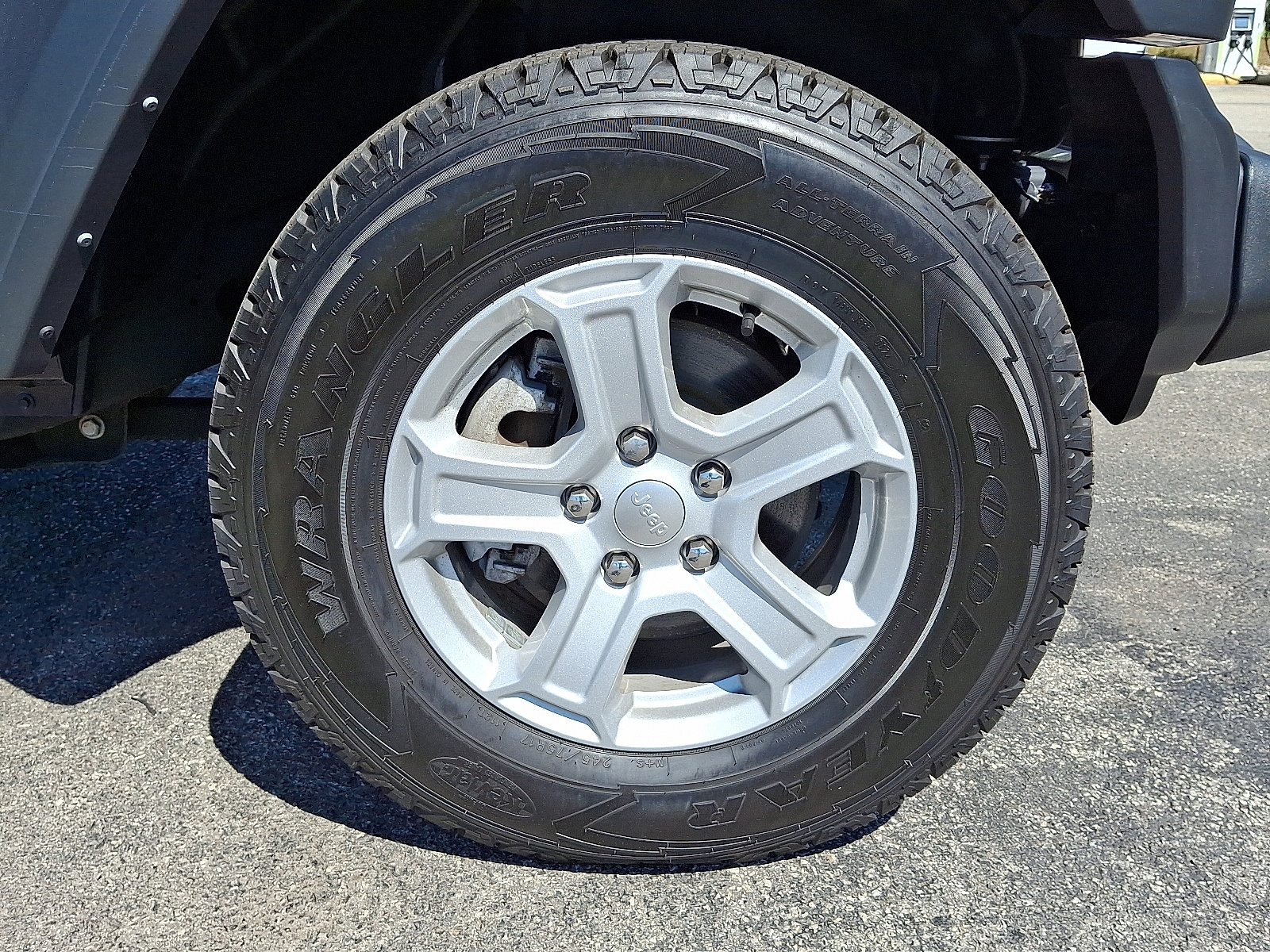 Used 2021 Jeep Wrangler Sport image 10