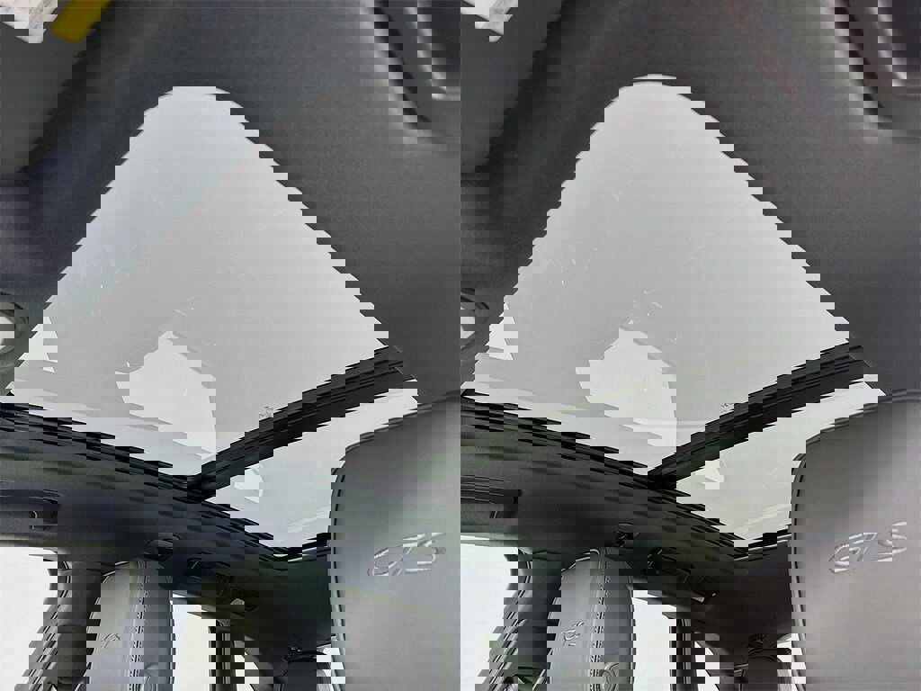 New 2026 Porsche Macan GTS image 25