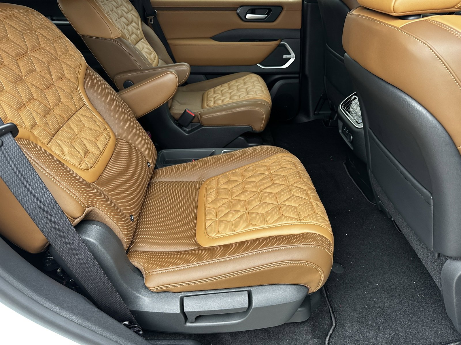 New 2026 Nissan Armada Platinum Reserve image 16