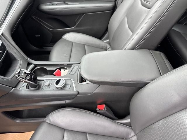 Certified 2025 Cadillac XT5 Premium Luxury AWD/4WD image 16