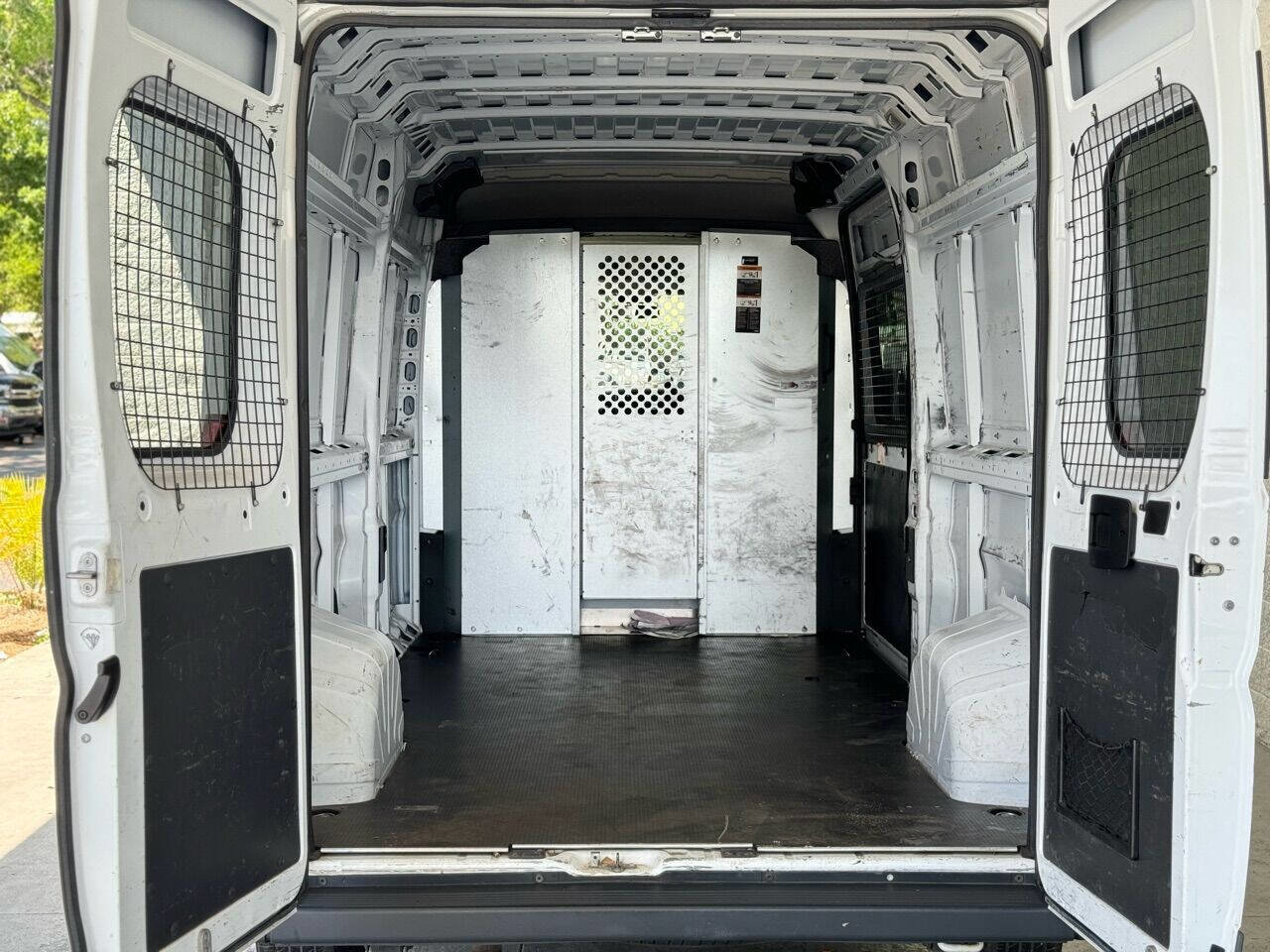 Used 2017 RAM ProMaster 2500 w/ Interior Convenience Group FWD image 10