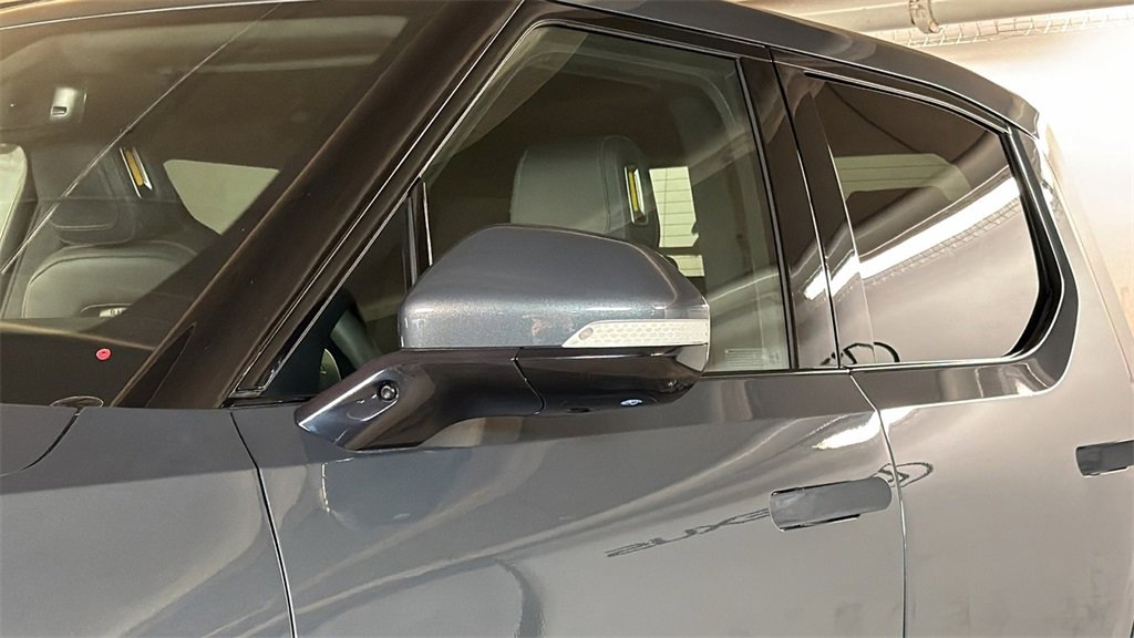 Used 2022 Rivian R1T Launch Edition image 5