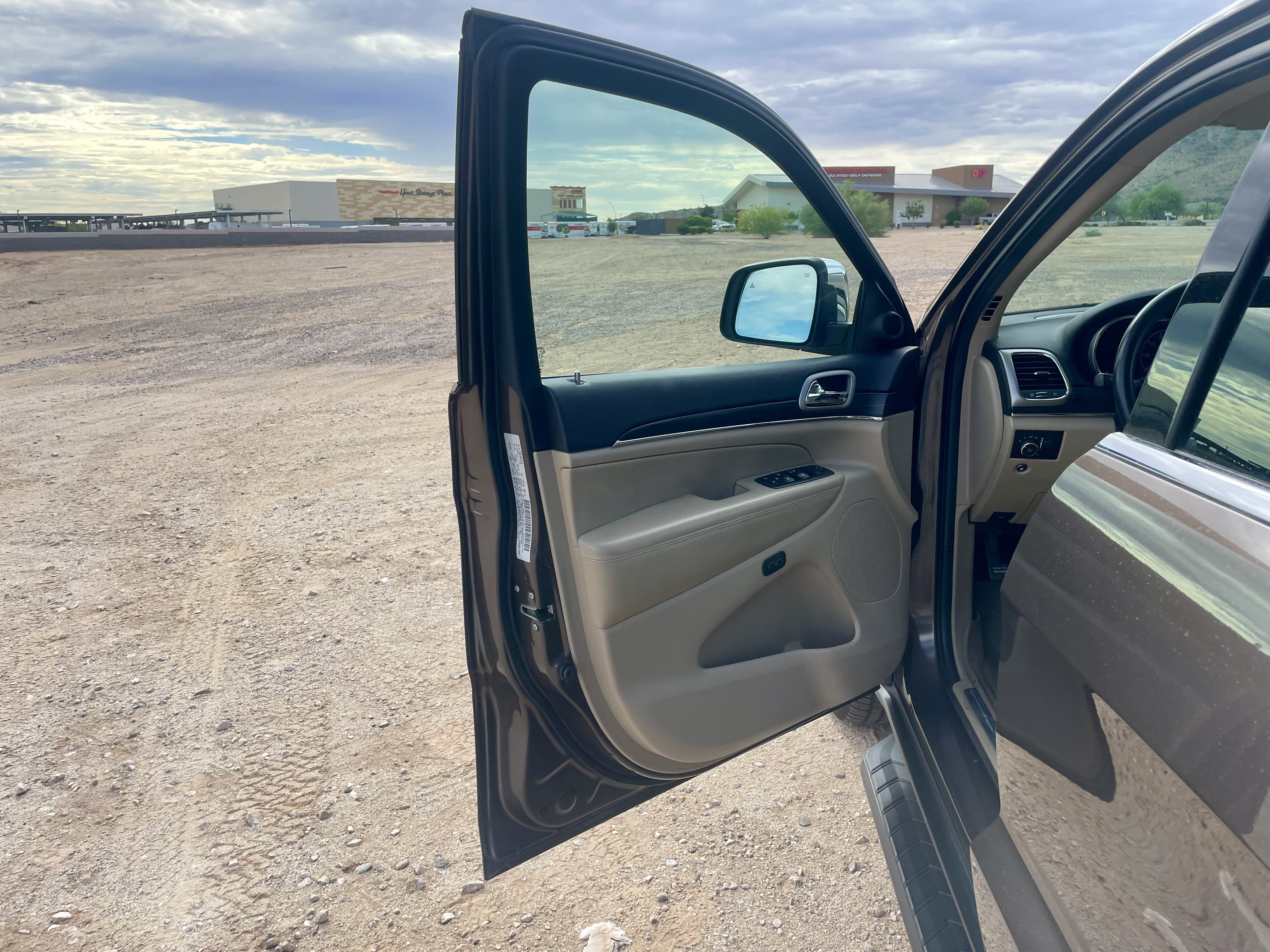 Used 2019 Jeep Grand Cherokee Limited AWD/4WD image 12