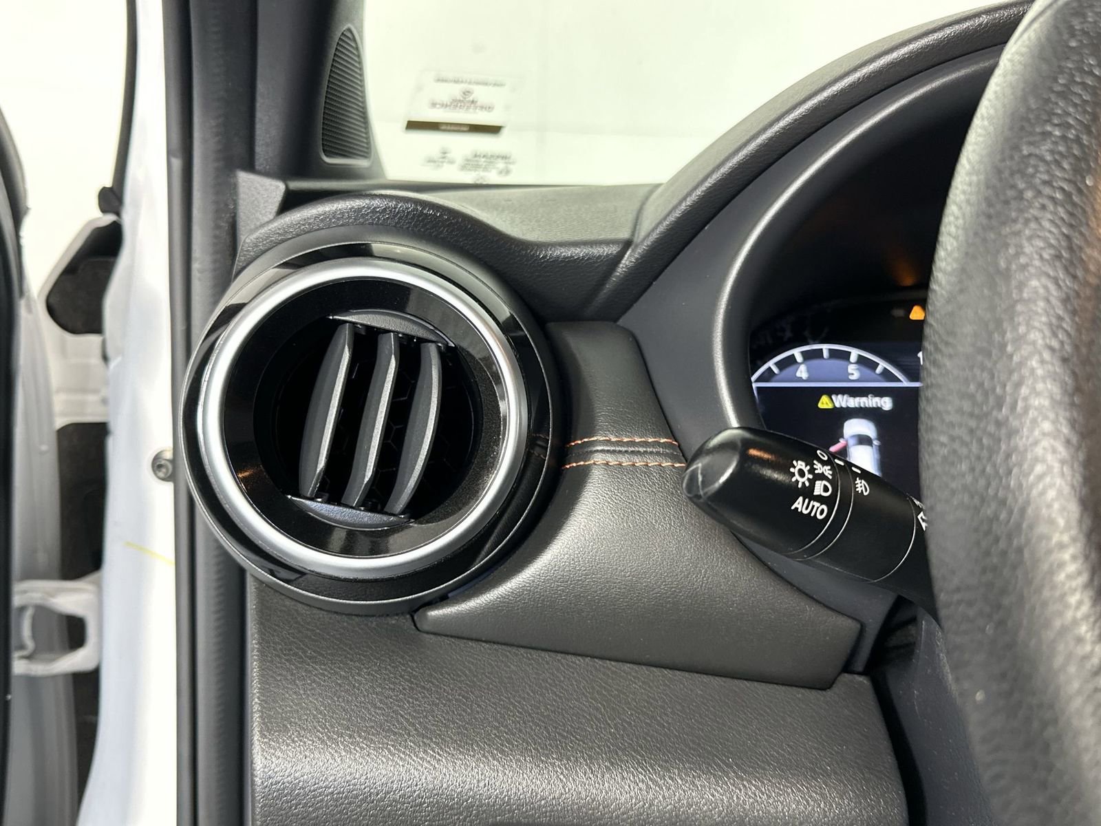 Used 2023 Nissan Kicks SR image 18