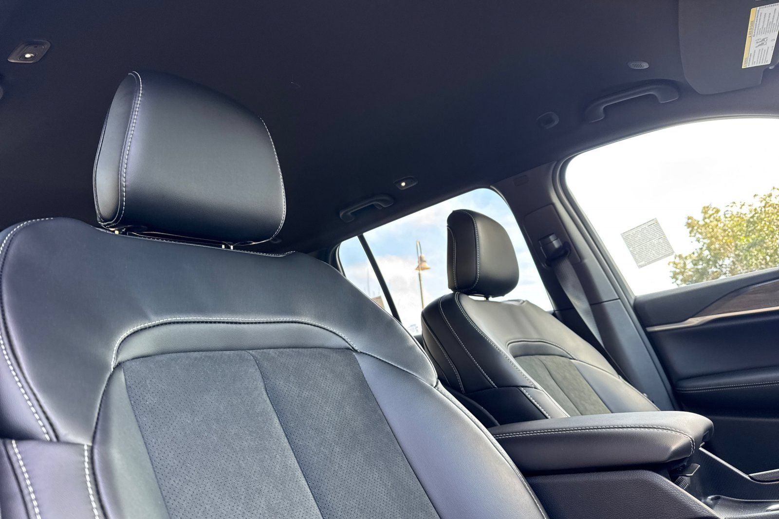New 2026 Jeep Grand Cherokee Altitude AWD/4WD image 17