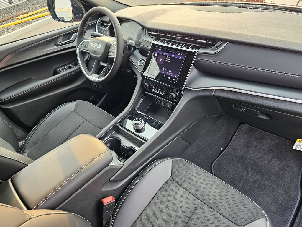 New 2025 Jeep Grand Cherokee L Altitude AWD/4WD image 16