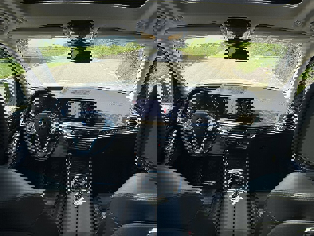 Used 2023 BMW X7 xDrive40i w/ Premium Package image 13