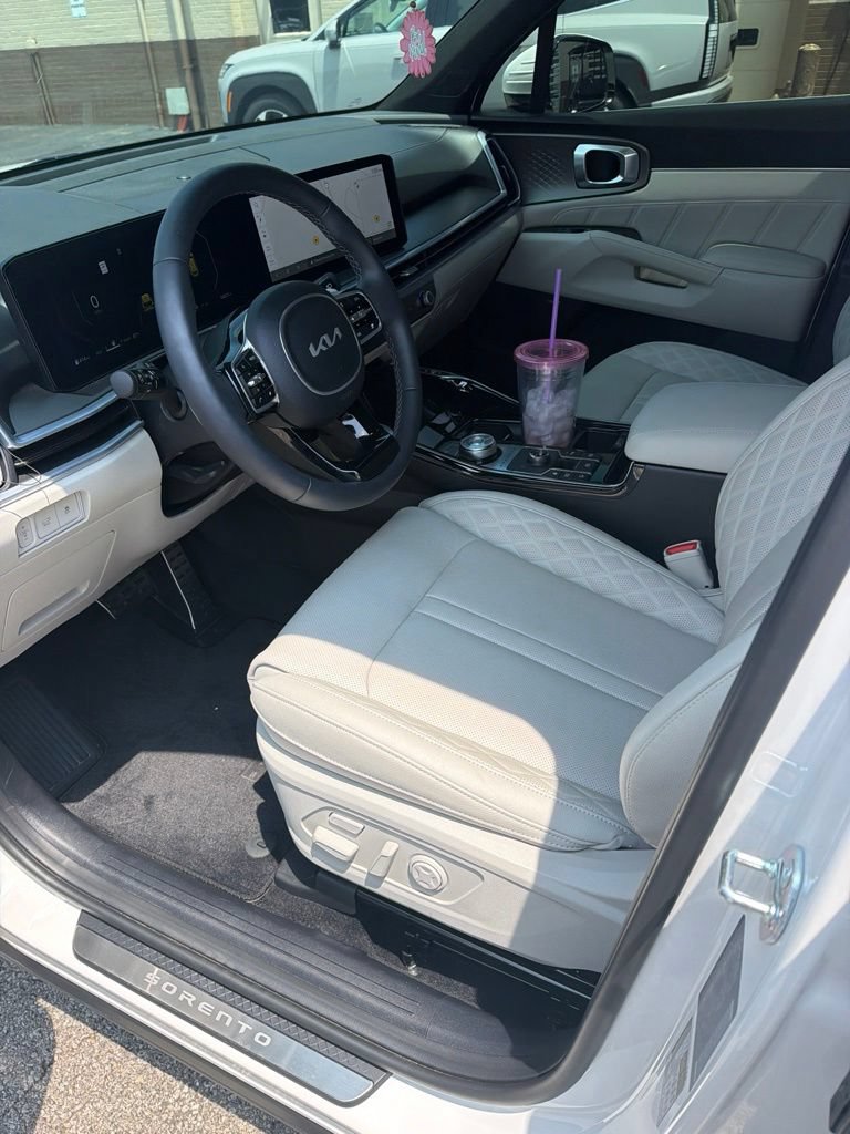Used 2025 Kia Sorento SX Prestige AWD/4WD image 1