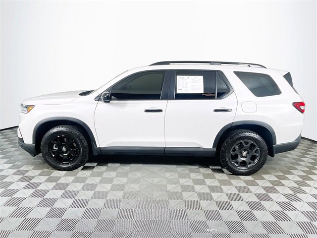Used 2025 Honda Pilot TrailSport image 5
