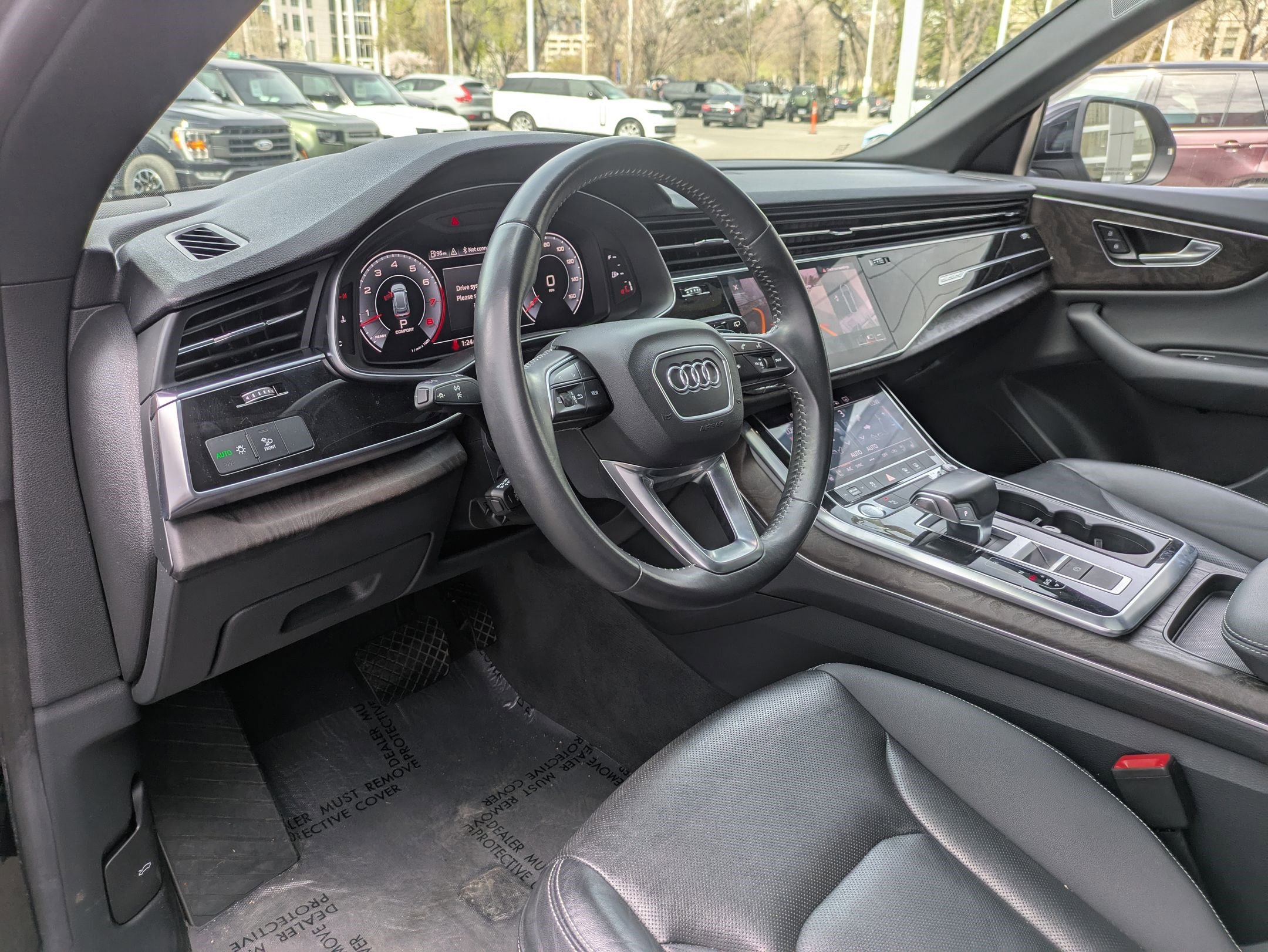 Used 2019 Audi Q8 Premium Plus w/ Premium Plus AWD/4WD image 14