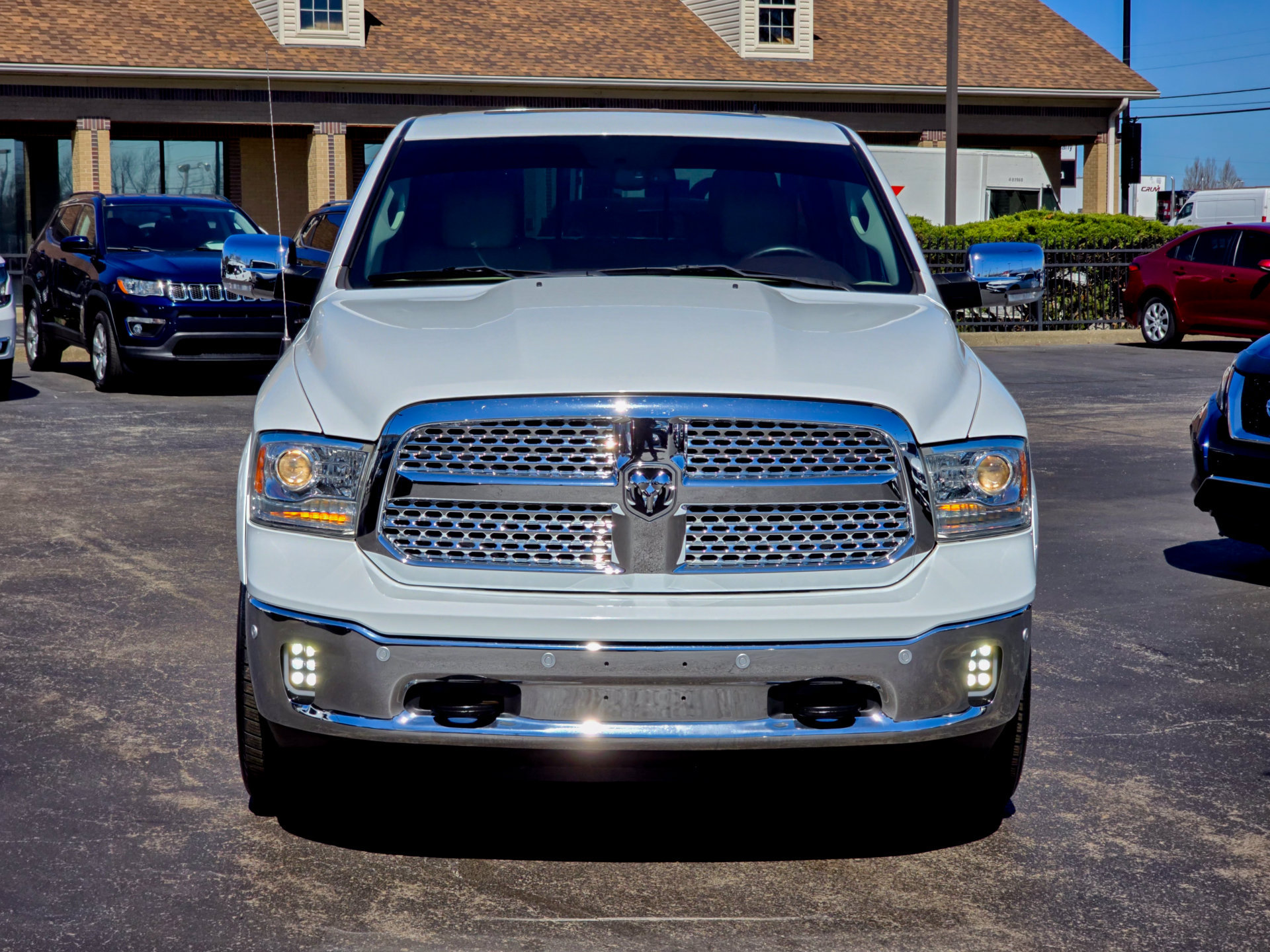Used 2018 RAM 1500 Laramie w/ Convenience Group AWD/4WD image 5