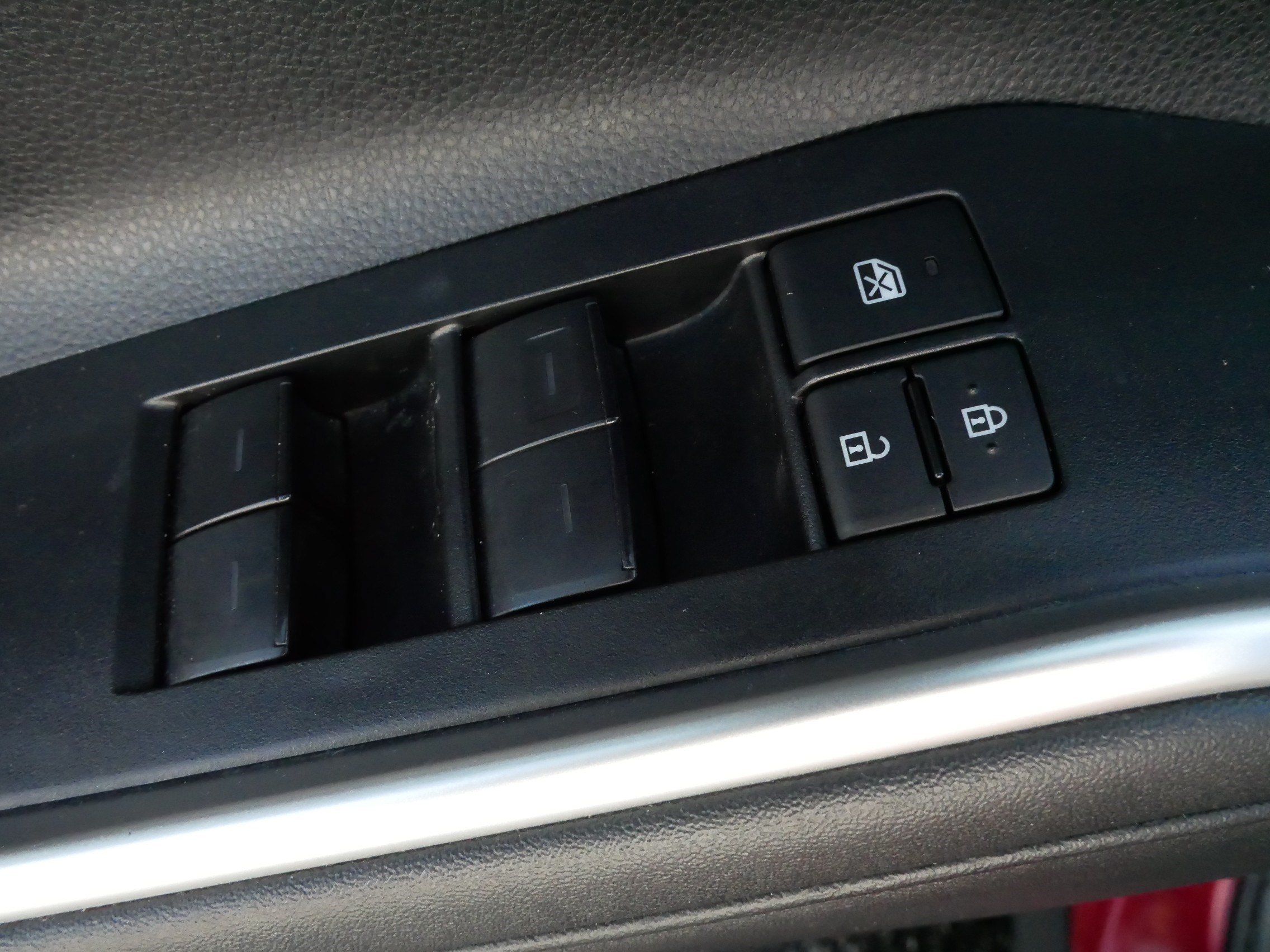 Certified 2024 Toyota Highlander LE AWD/4WD image 19