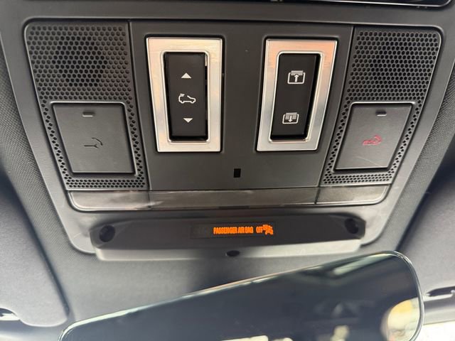 Used 2025 Land Rover Defender 110 S image 32