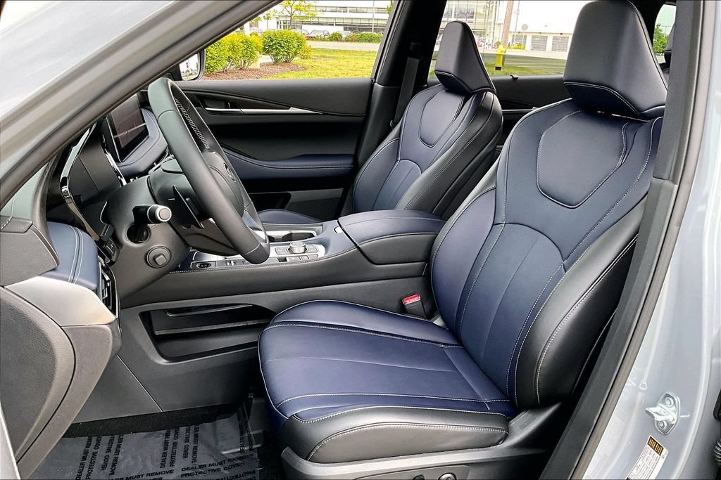 Certified 2026 INFINITI QX60 Sport w/ Dark Cargo Package AWD/4WD image 15