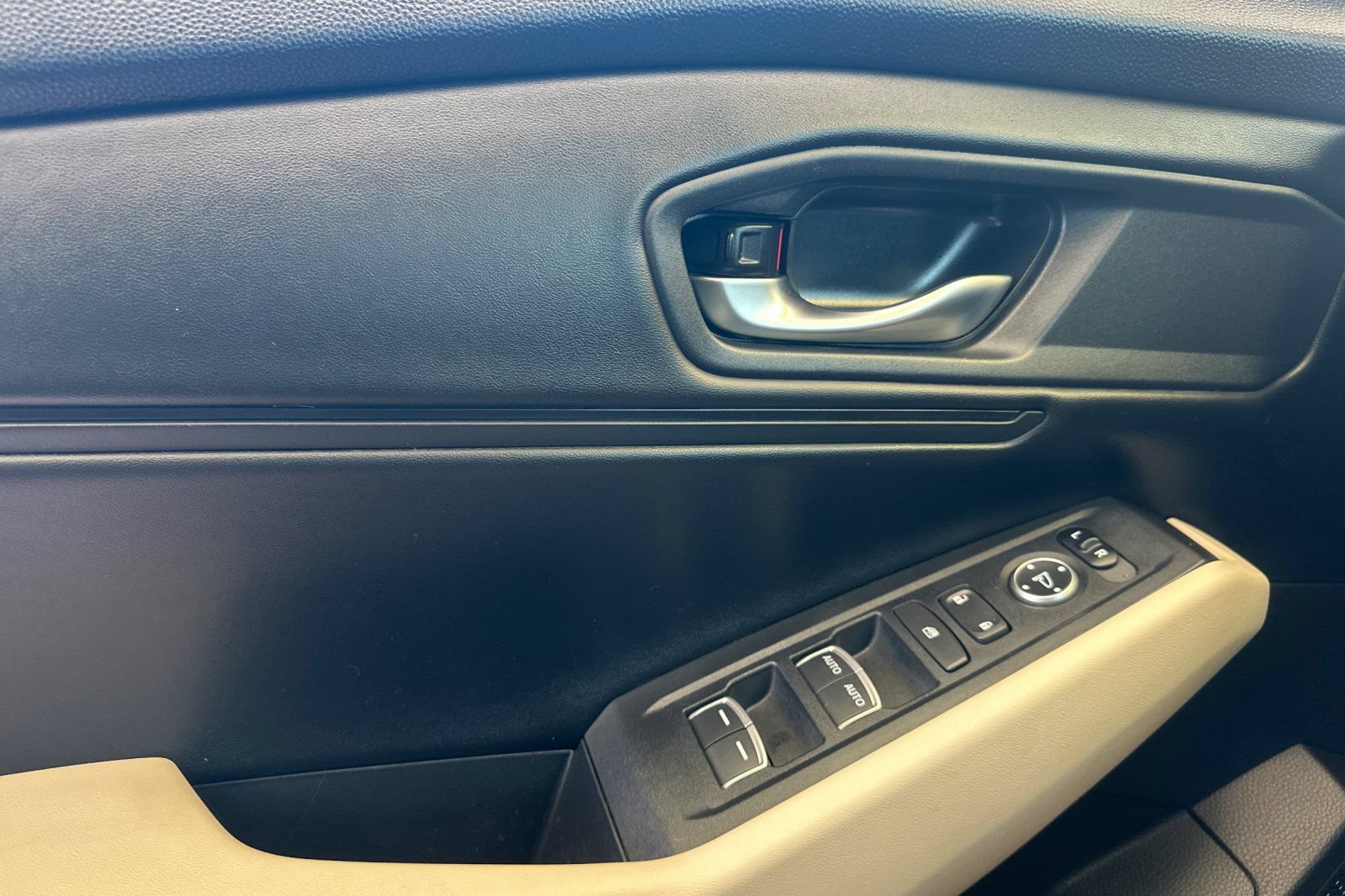 Used 2025 Honda Accord SE image 11