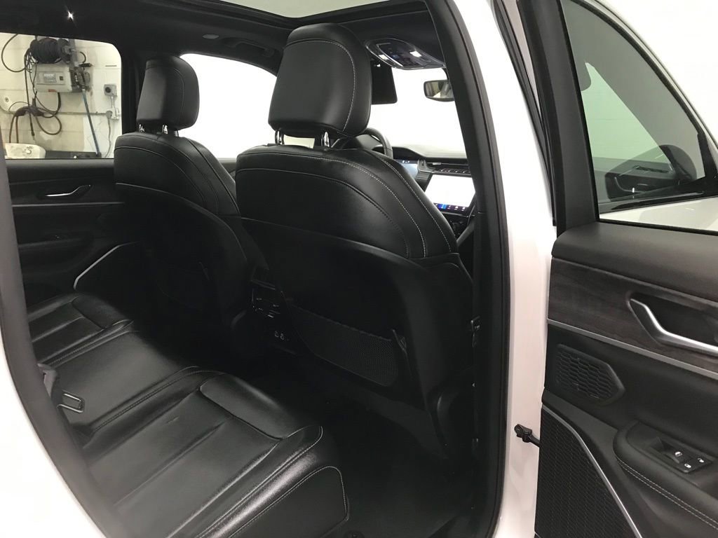 Used 2024 Jeep Grand Cherokee Limited 4xe image 36