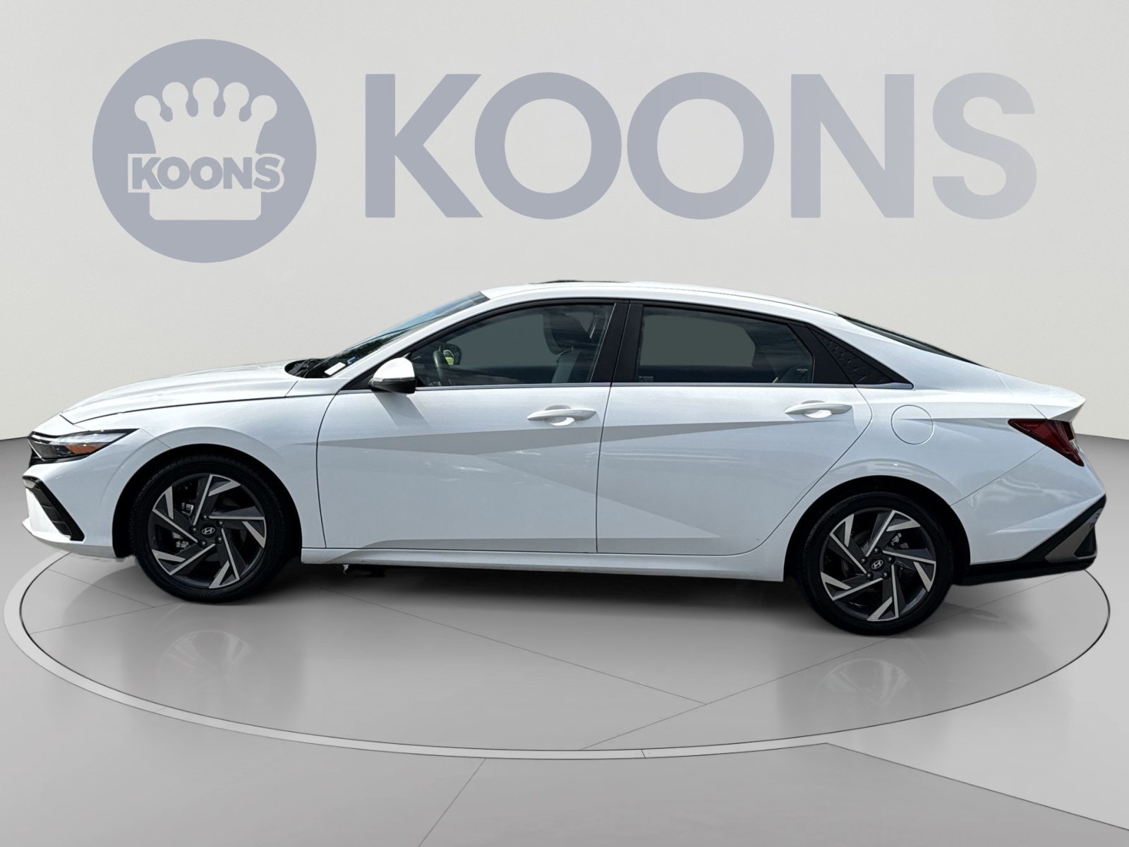 Certified 2025 Hyundai Elantra Limited FWD image 2