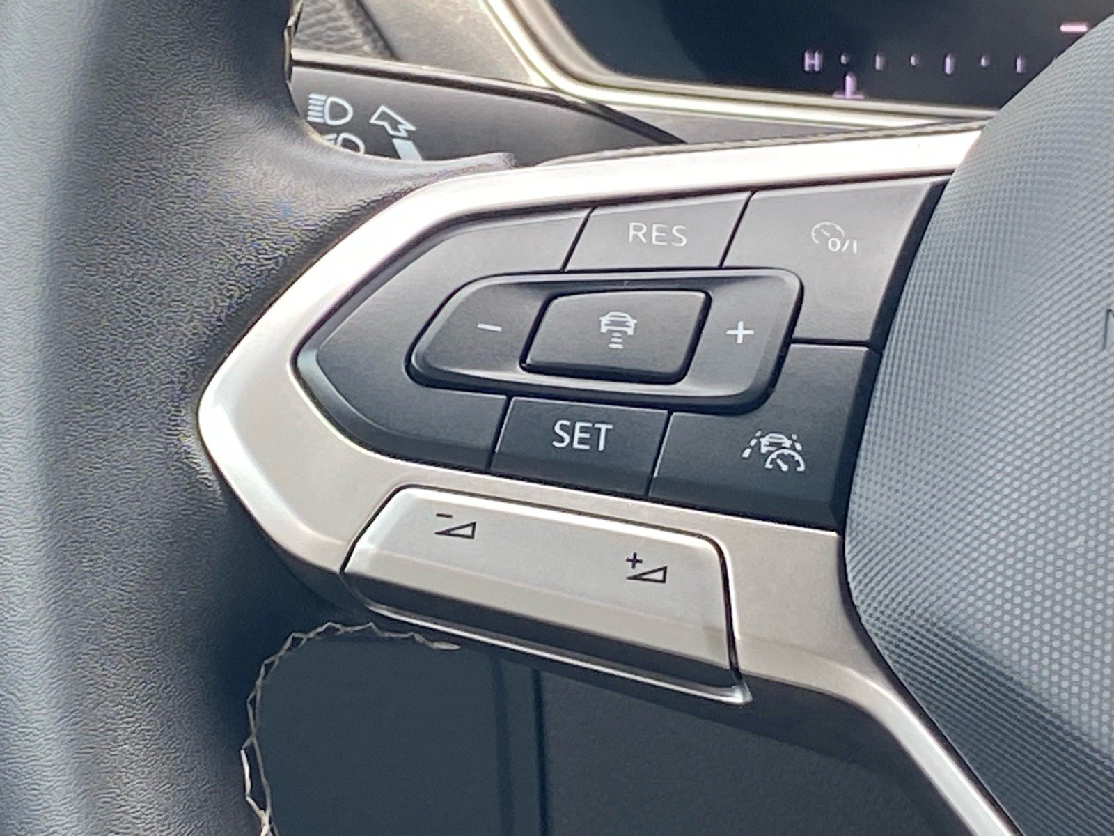 Certified 2024 Volkswagen Tiguan S FWD image 6