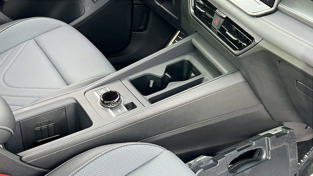 New 2026 Volkswagen Tiguan SE R-Line image 11